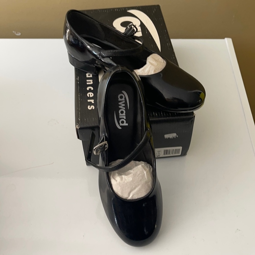 New Kid’s Award black tap shoes